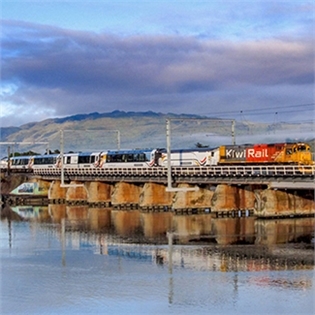 Why Luxury Train Travel is the Best Way to Explore New Zealand’s Natural Wonders